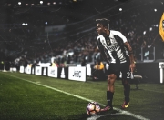 开云官网-拉文关键时刻一锤定音，篮网攻防一体力克同城宿敌尼克斯