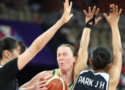 开云官网-澳大利亚女篮成员参加全球比赛