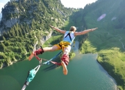 开云下载-赛场双线碾压，法国队横扫日本，樊振东展现绝对统治力