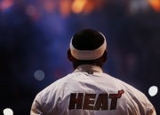 开云足球直播-江苏队轻取公牛，米切尔扛起全队，一场团队与领袖的完美胜利