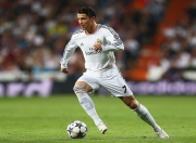 开云体育在线-萨拉赫一锤定音终结韩国神话，利物浦强势书写欧冠新纪录