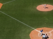 开云体育在线-赛道与球场，速度与耐力的双重奏