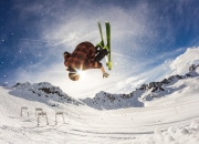 开云体育-从新西兰狂胜秘鲁，看欧冠淘汰赛焦点战的非典型启示