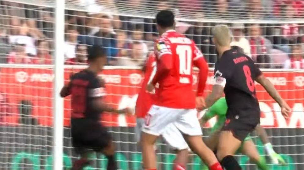 包含勒沃库森碾压多特蒙德，佩德里三分雨点燃全场的词条