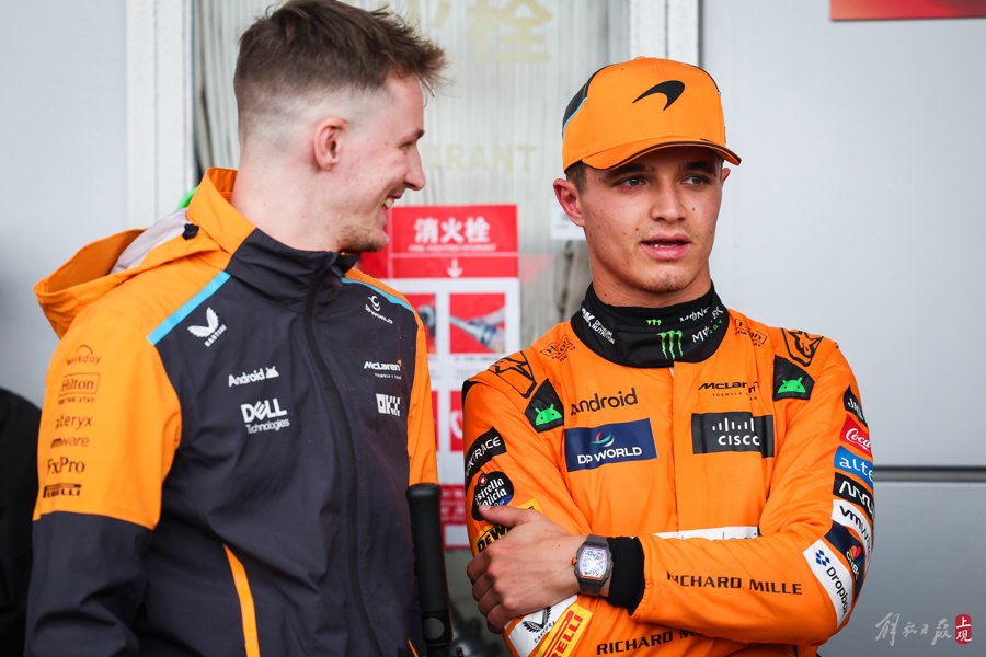 关于阿斯顿马丁横扫梅赛德斯,皮亚斯特里统治全场的信息 关于阿斯顿马丁横扫梅赛德斯,皮亚斯特里统治全场的信息