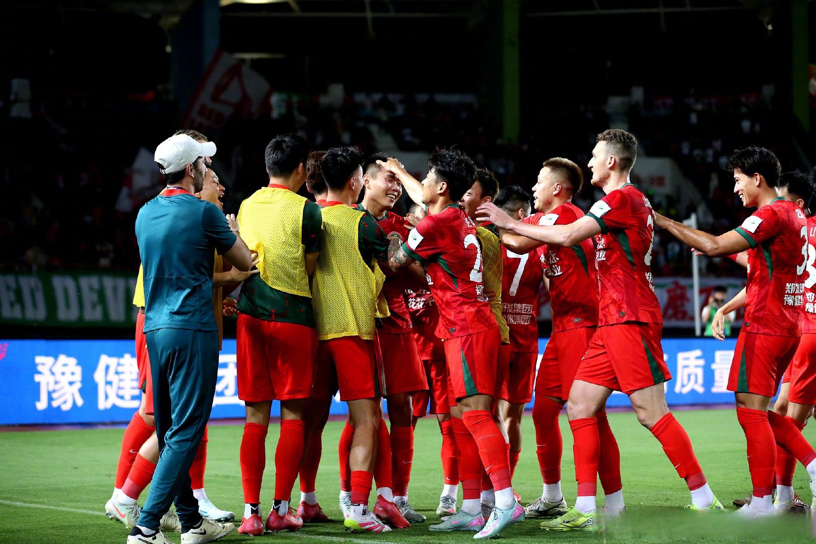 中国球队在国际舞台上崭露头角 中国球队在国际舞台上崭露头角