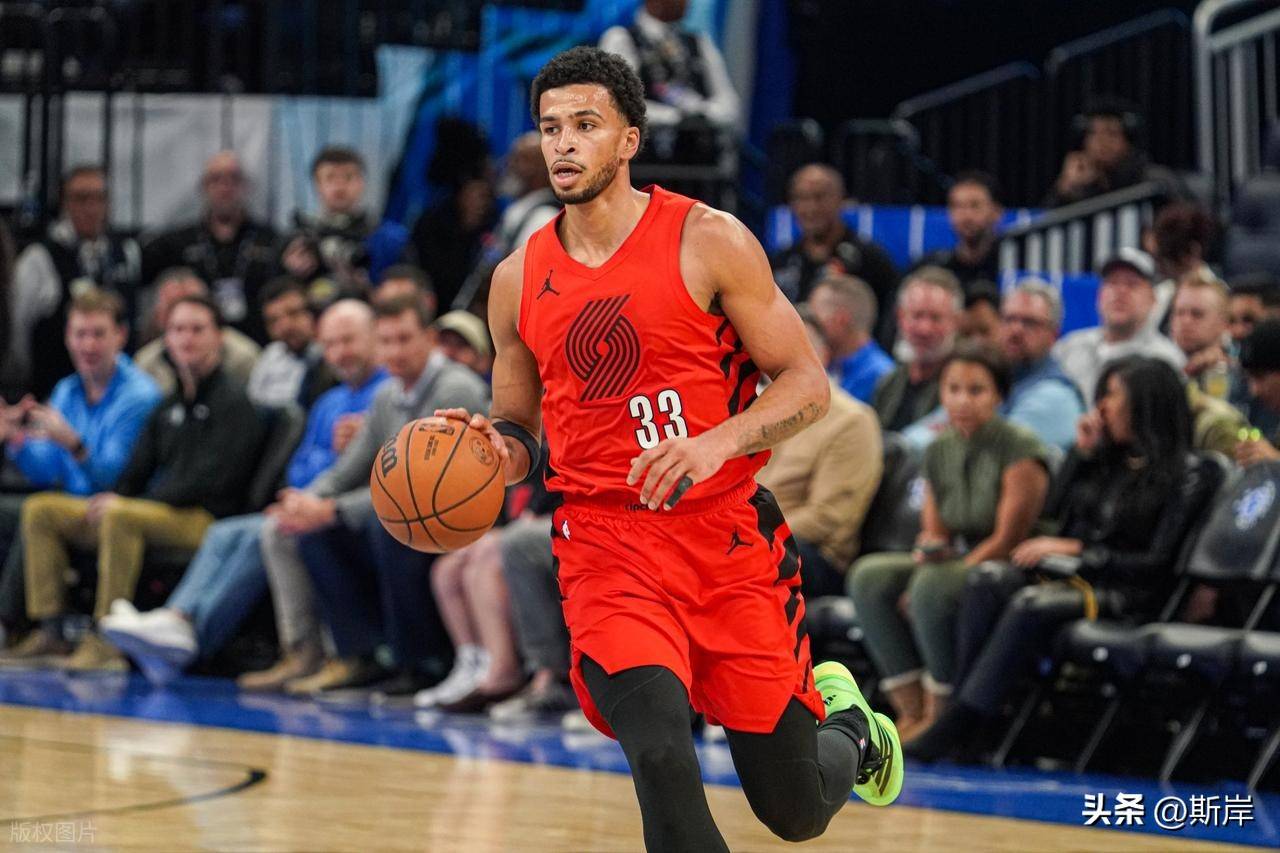 包含鹈鹕队主场失利后，球员们积极调整心态迎战下一场比赛的词条