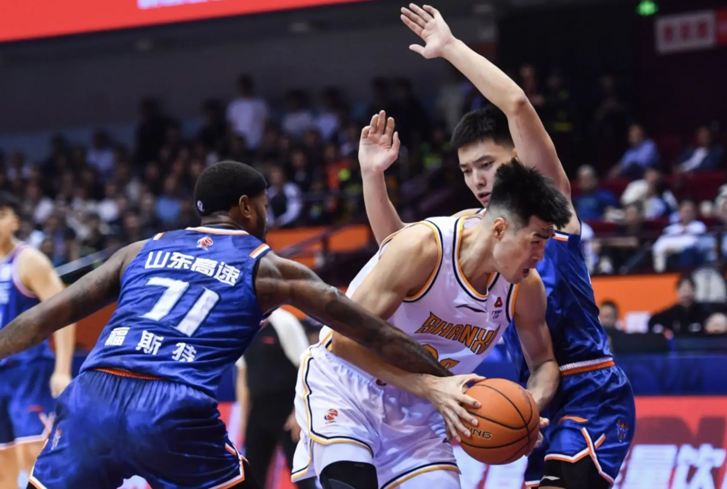 山东男篮在客场战胜了浙江稠州银行队的简单介绍 山东男篮在客场战胜了浙江稠州银行队的简单介绍