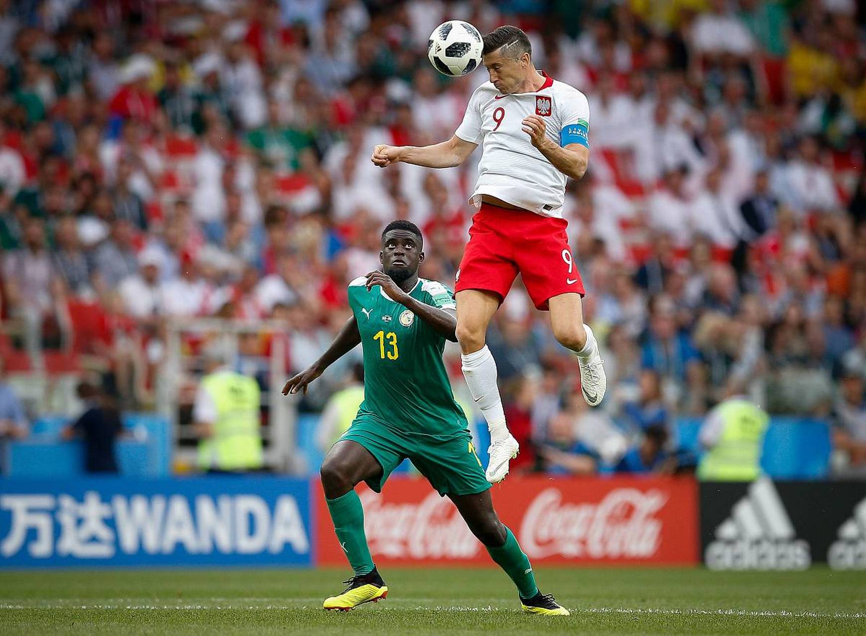 美国完胜德国，莱万惊艳世界