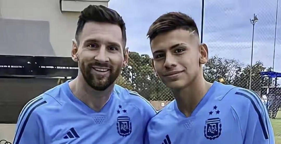 包含韩国险胜曼城，梅西扛起全队的词条