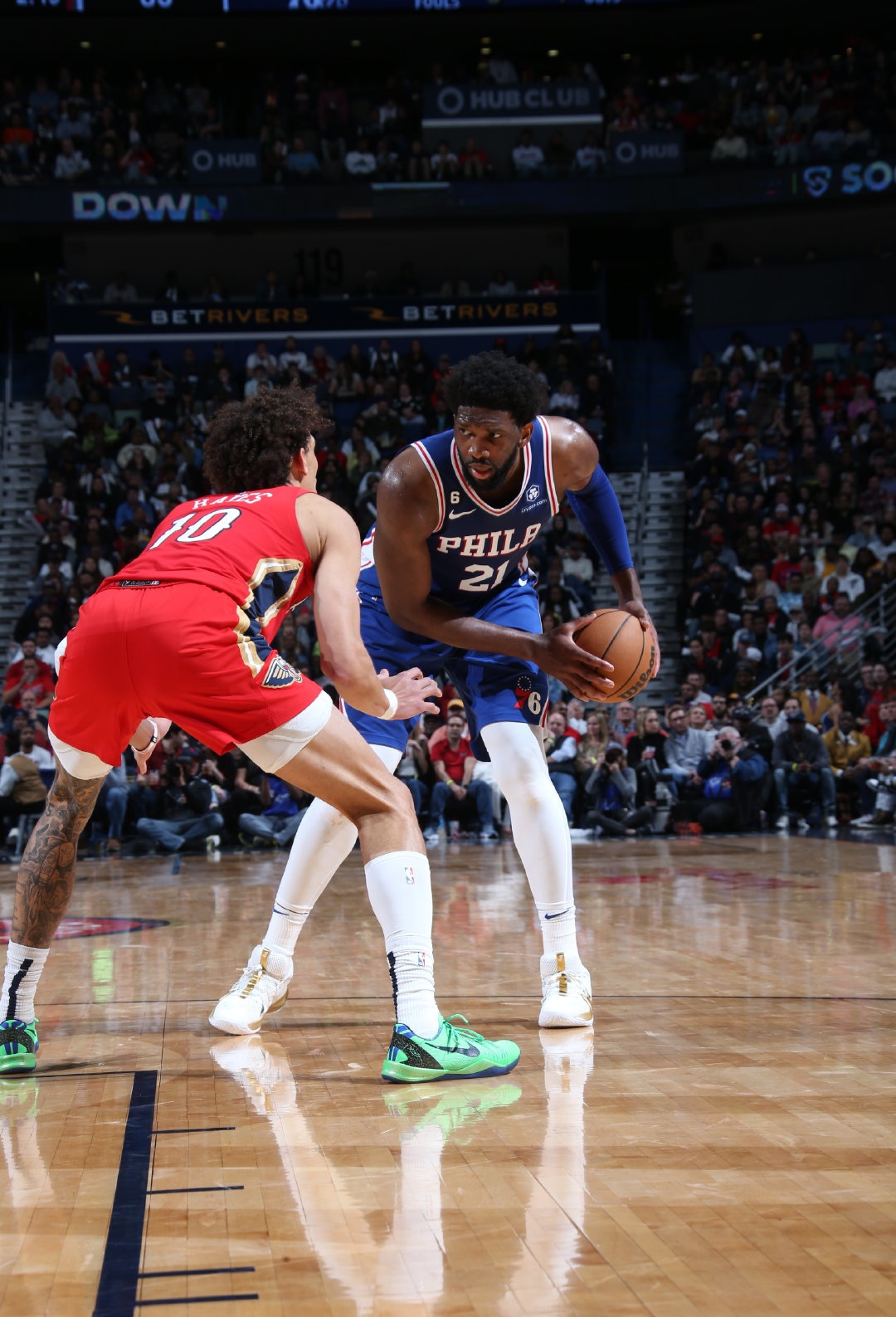 国王鏖战鹈鹕，恩比德统治全场