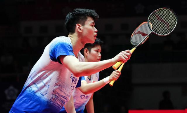 泰国队鏖战韩国队，黄鸭组合带队取胜