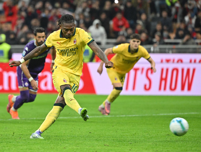 AC米兰客场力克佛罗伦萨，迈向意甲冠军的简单介绍