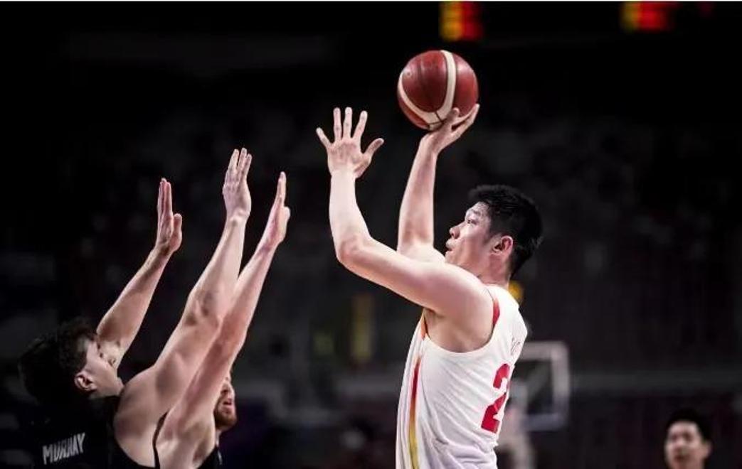 关于青岛队翻盘山东队，胡金秋状态火热的信息