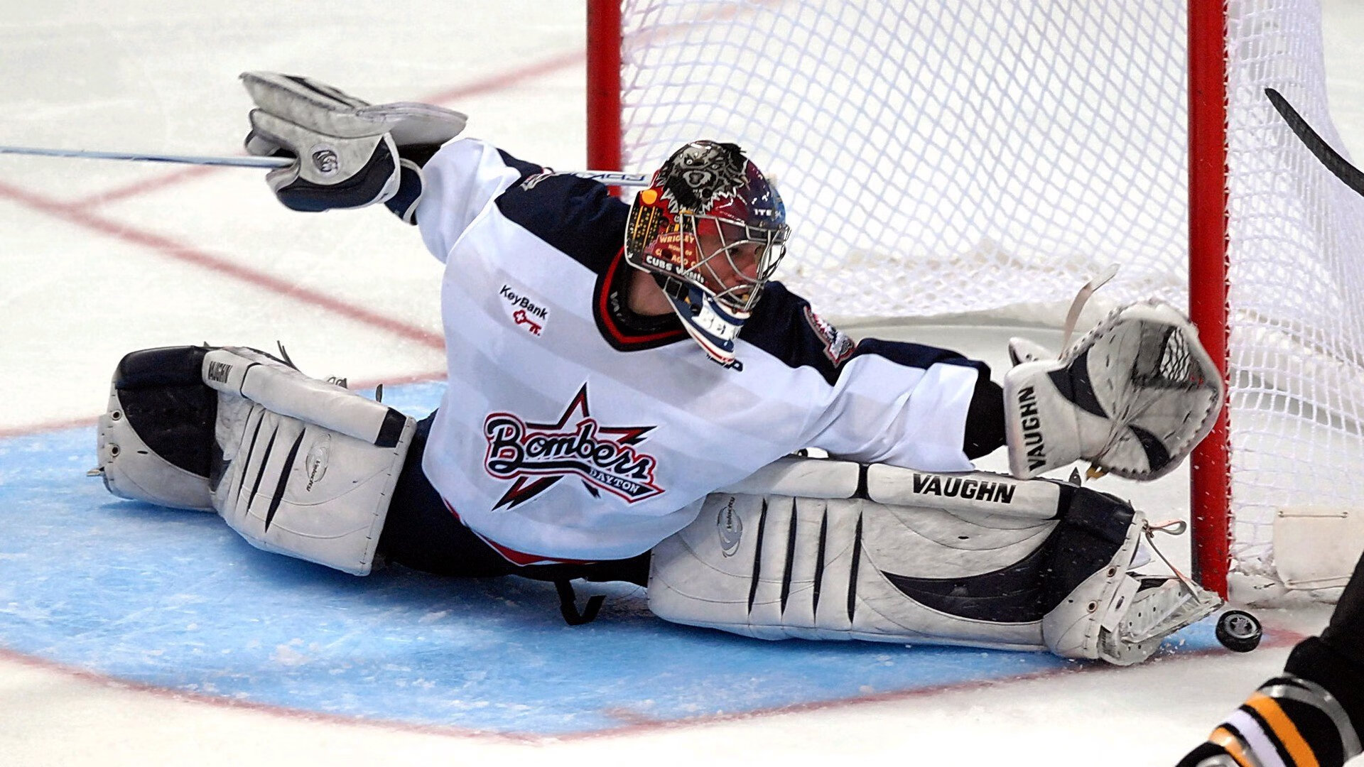 阿什拉夫，F1新赛季揭幕战之夜的大场面先生