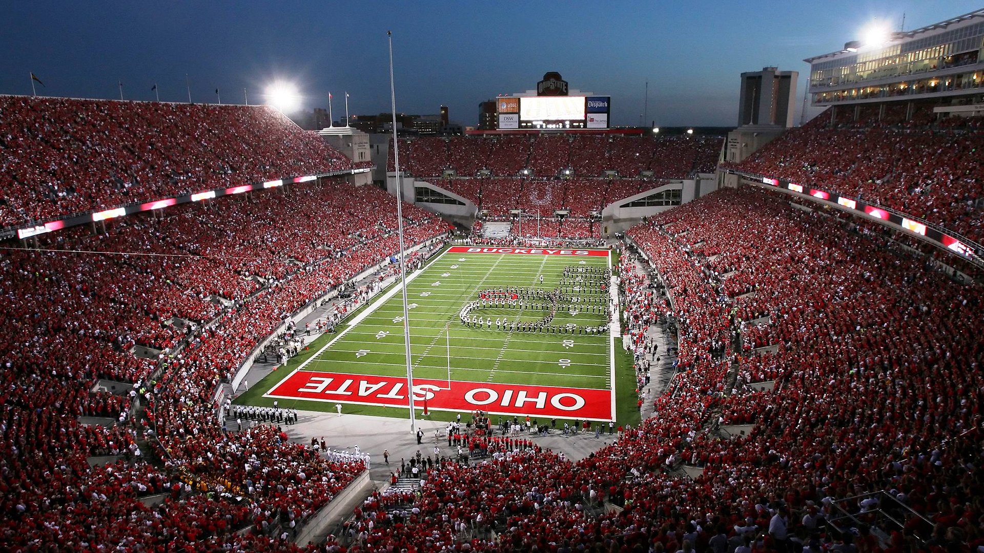 赛道与球场,当F1争冠焦点战遇上广厦爵士奇袭