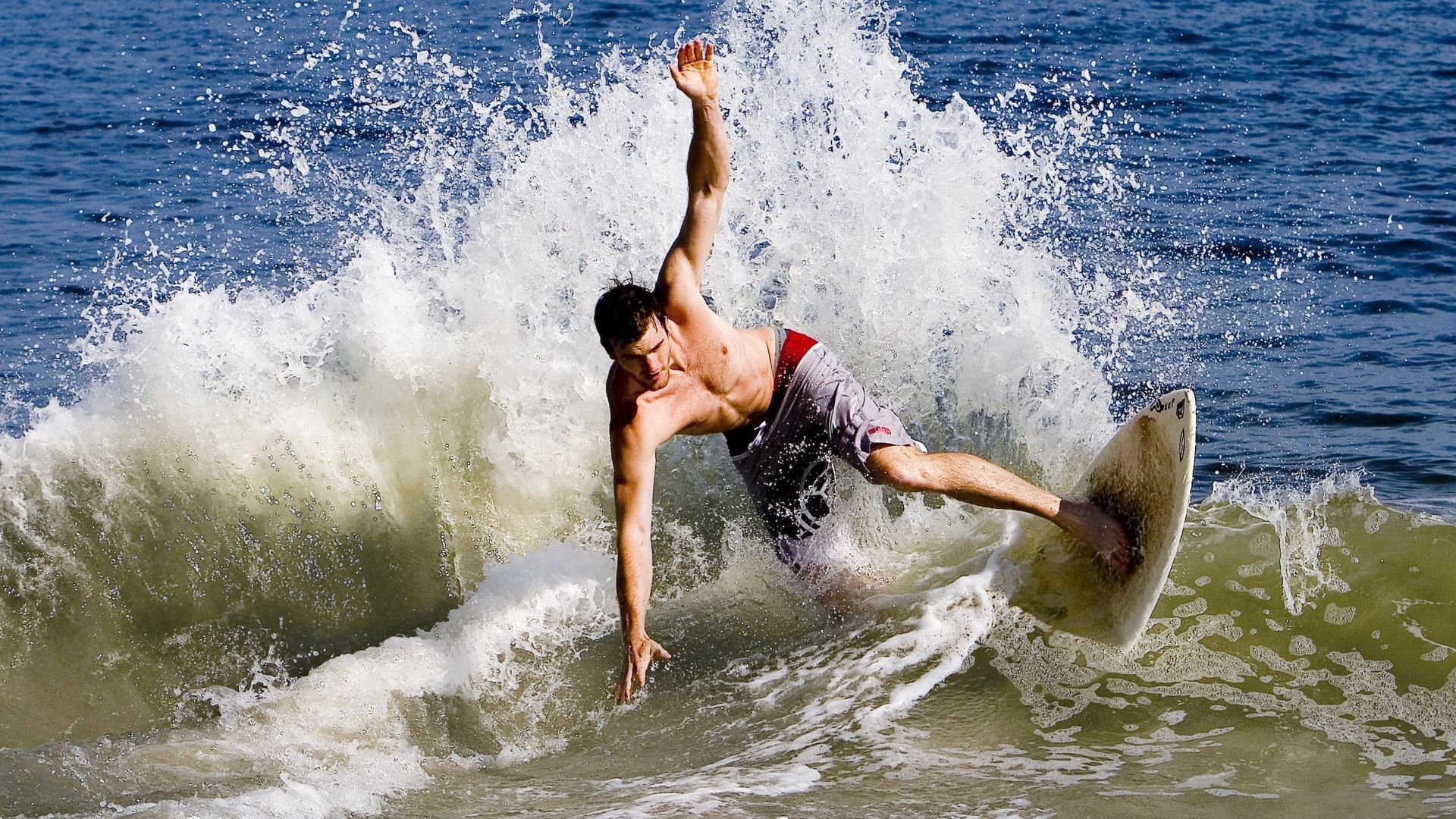 当德国战车碾过郁金香，维尼修斯在另一片战场的高光启示